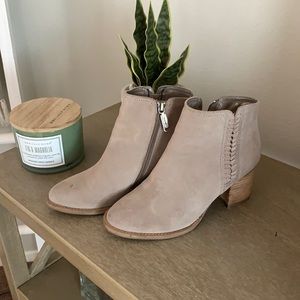 Taupe suede bootie